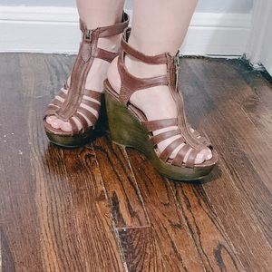 Brown wedges
